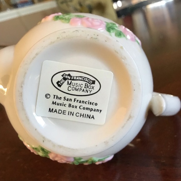 San Francisco Music Box Co. Friendship Tea Kettle Music Box: My Favorite Things - Picture 6 of 6